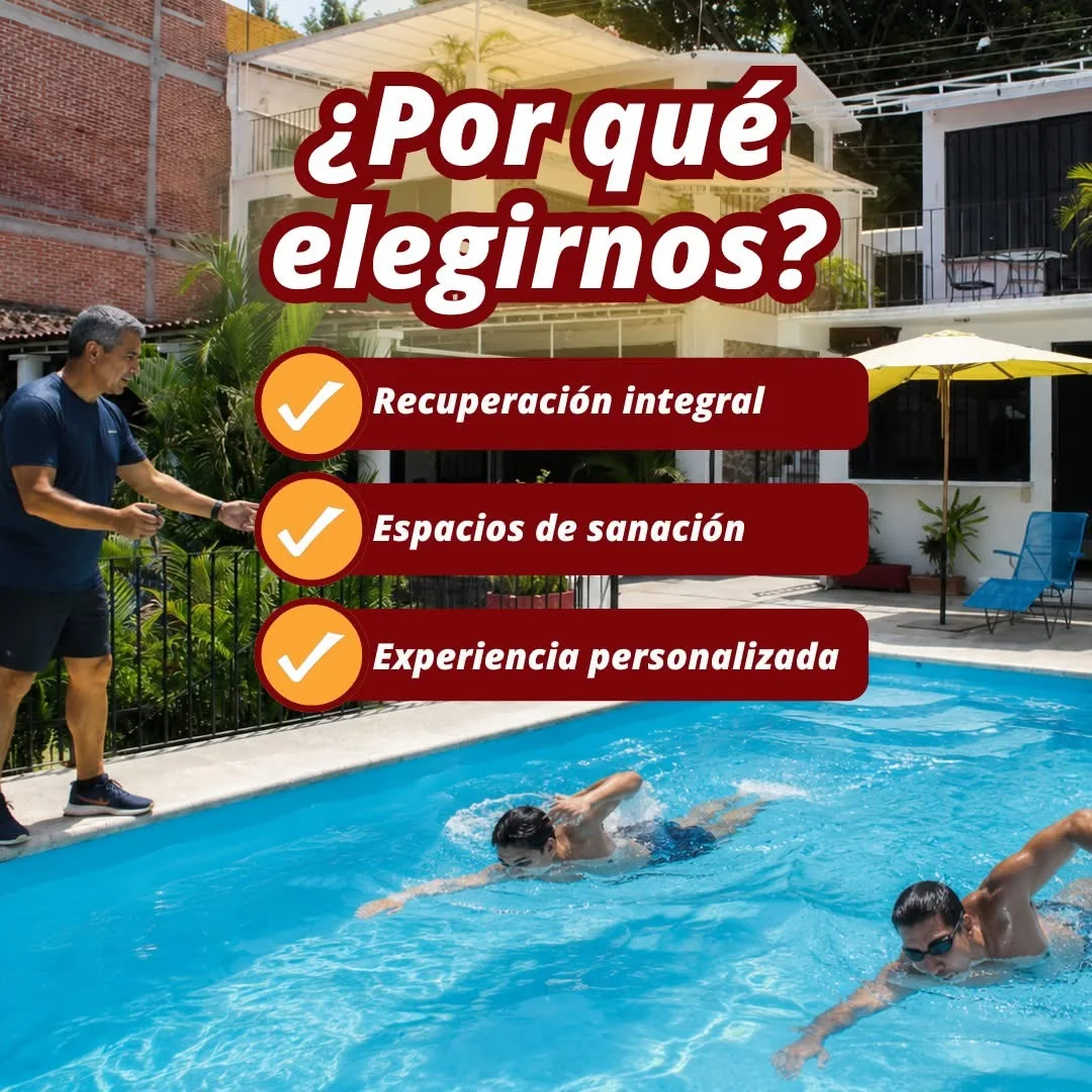 Personas nadando en alberca durante actividad física